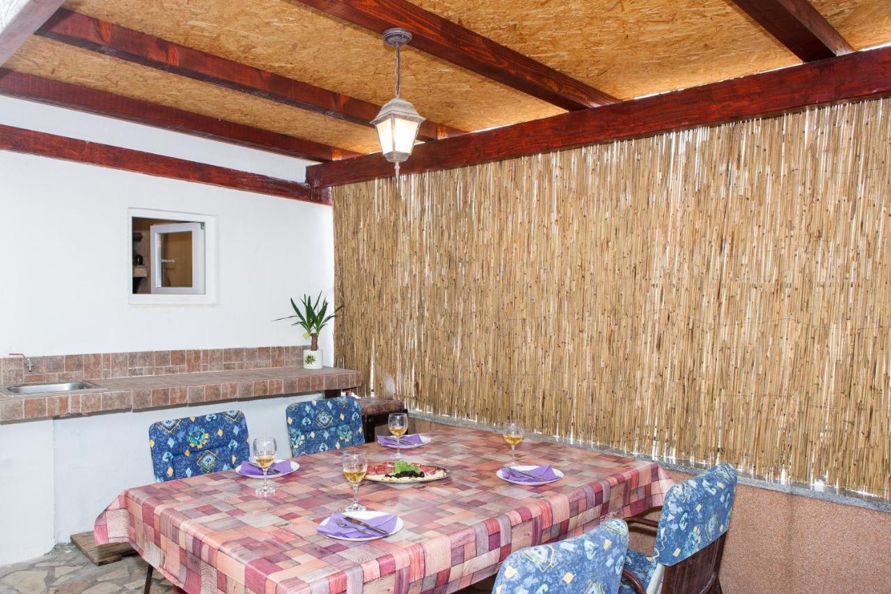 Beautiful Apartment In Center Of Trogir Exteriör bild