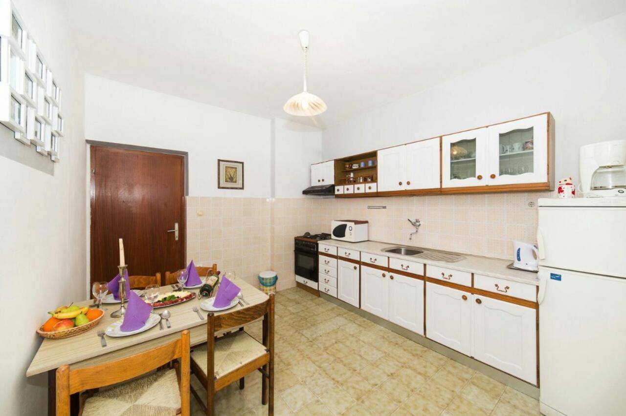 Beautiful Apartment In Center Of Trogir Exteriör bild